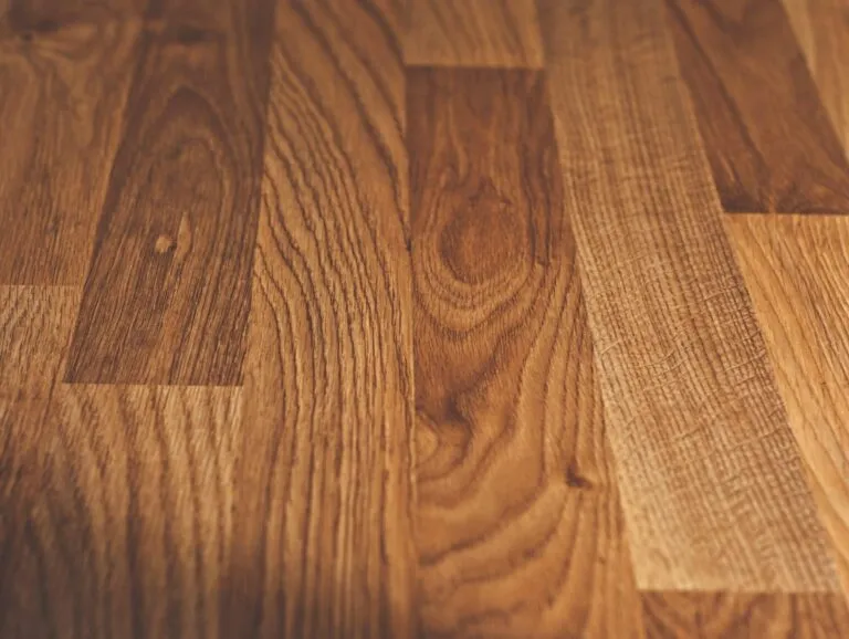 tarima-flotante-oscura